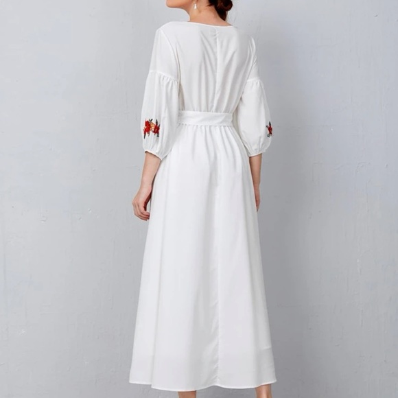 NWOT Beautiful white dress with embroidered/ tassel details- - Picture 3 of 4